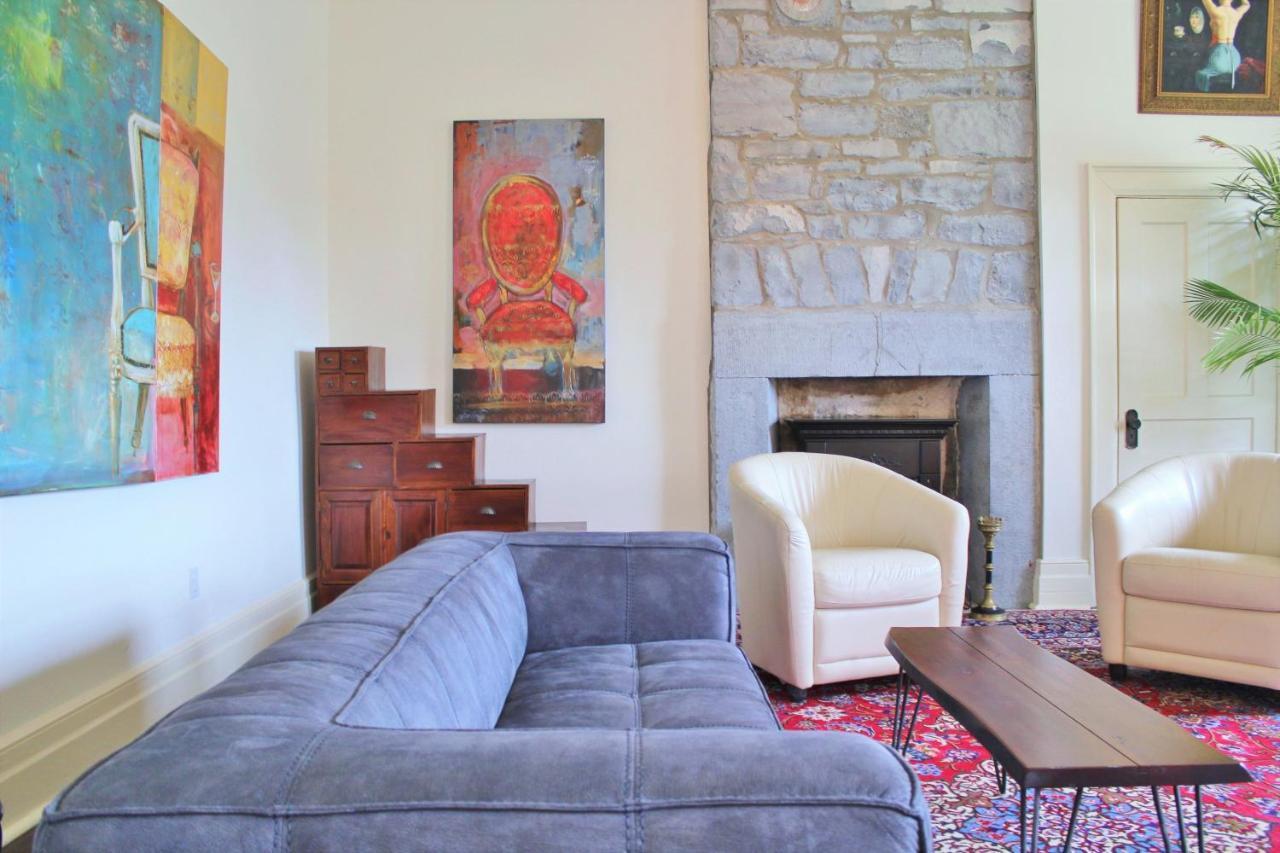 All Suites Whitney Manor Kingston Extérieur photo