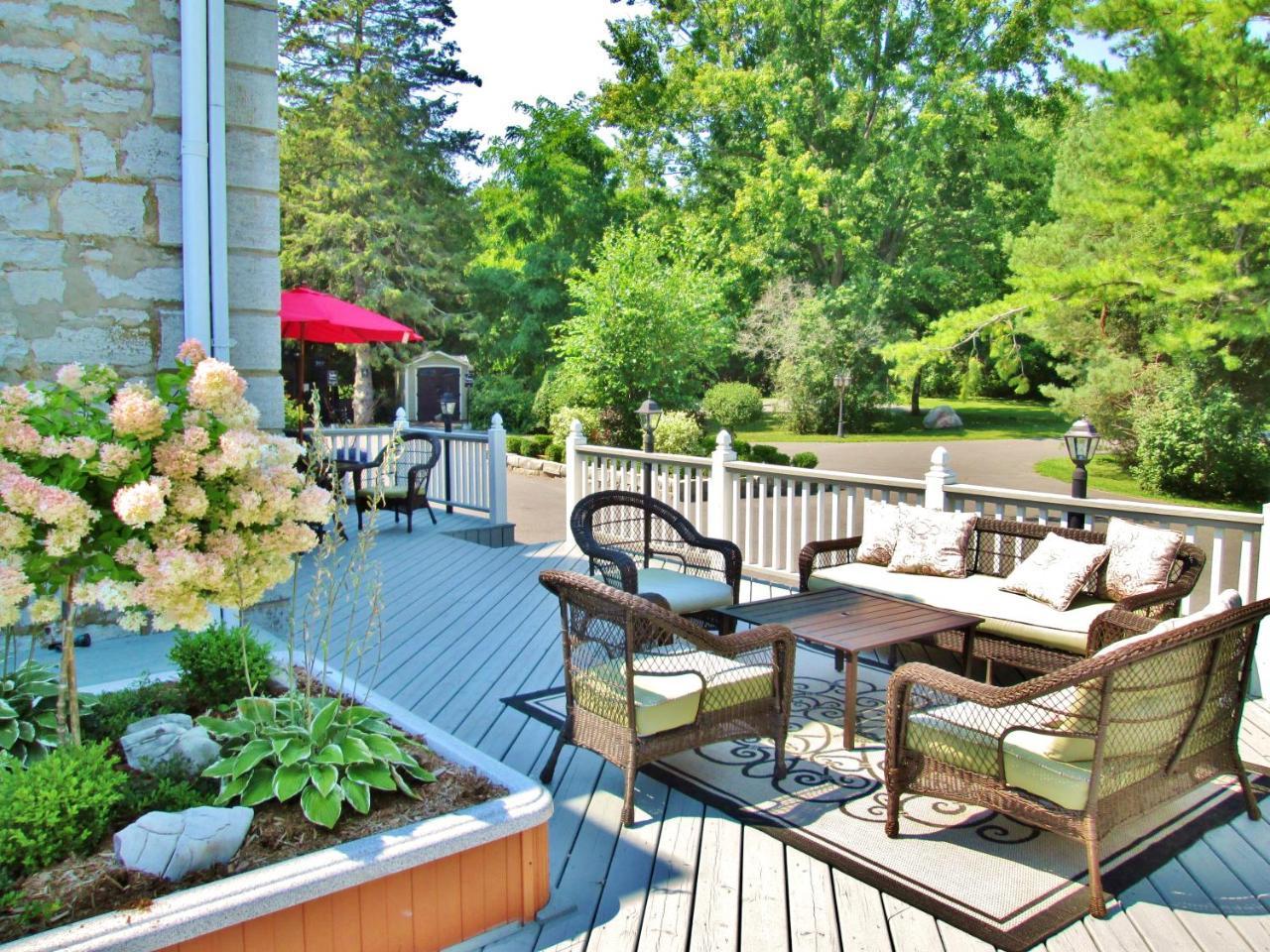 All Suites Whitney Manor Kingston Extérieur photo